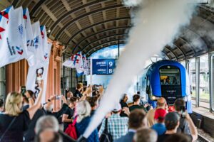 Pociąg Kolei Wielkopolskich i KKS Lech Poznań