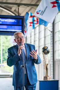 Pociąg Kolei Wielkopolskich i KKS Lech Poznań